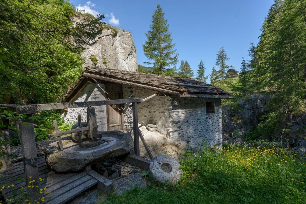 Motel Bivouac De Napoleon Bourg-Saint-Pierre Buitenkant foto