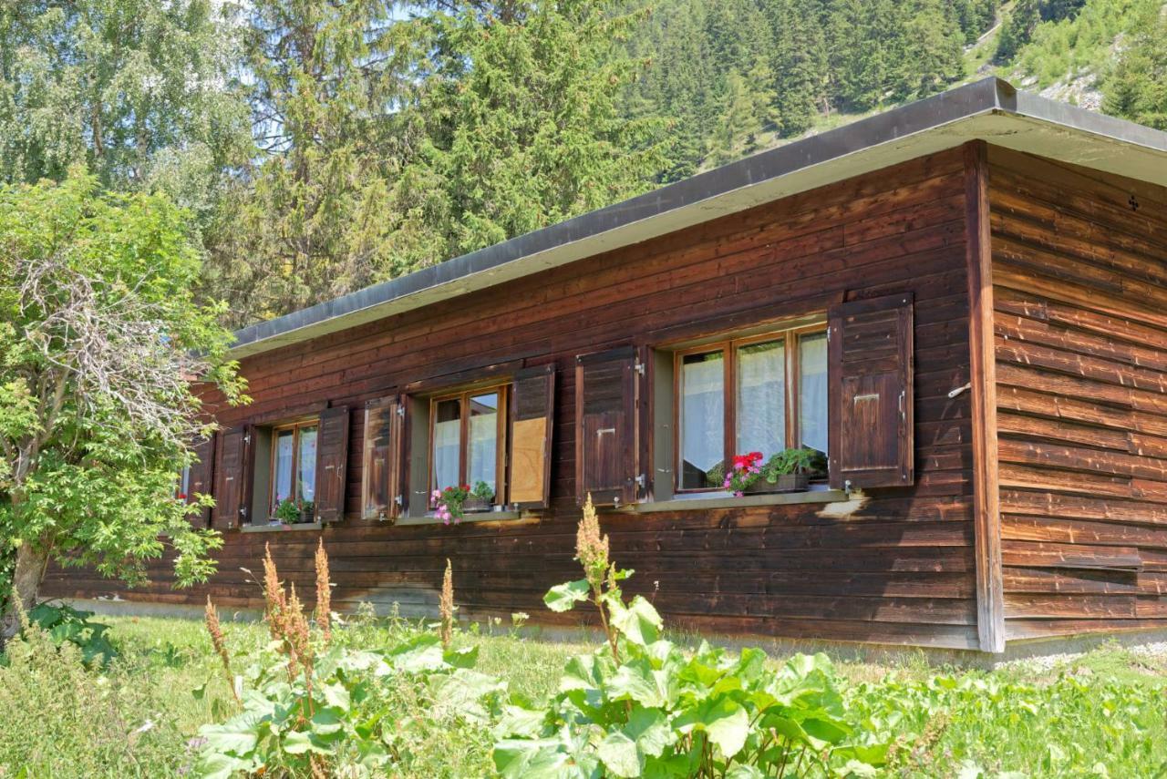 Motel Bivouac De Napoleon Bourg-Saint-Pierre Buitenkant foto
